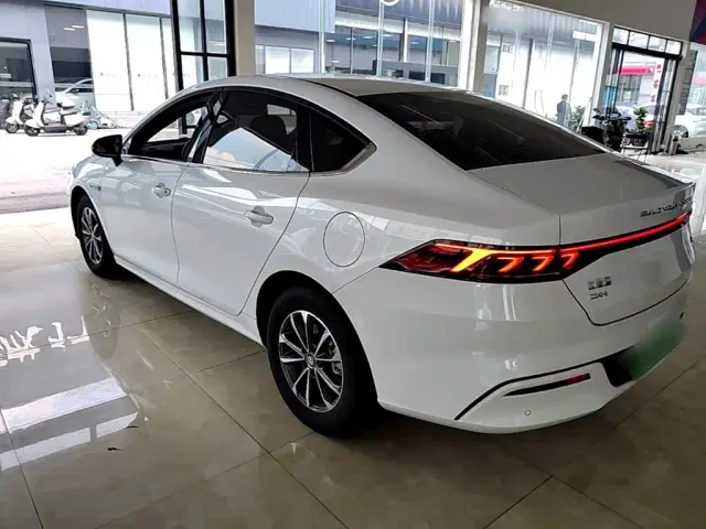 BYD Qin PLUS — Фото автомобиля 4