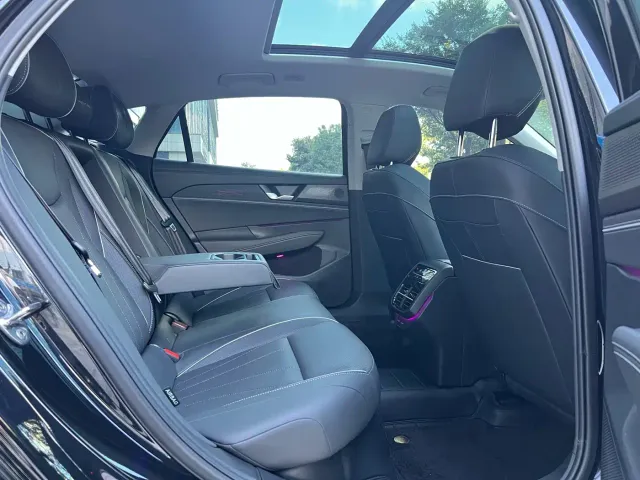 Volkswagen Passat — Фото автомобиля 13