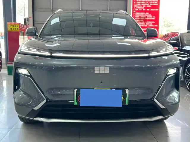 Geely Galaxy Starship 7 EM-i — Фото автомобиля 3