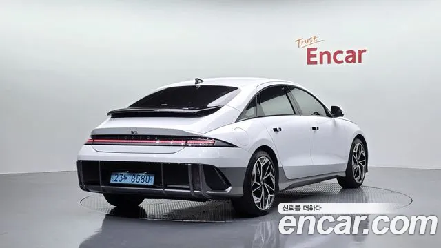 Hyundai Ioniq 6 — Фото автомобиля 2