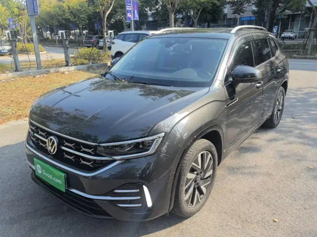 Фотография автомобиля — Volkswagen Tayron