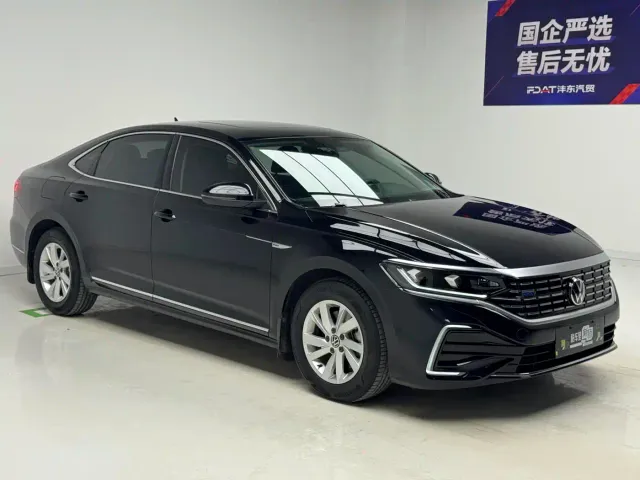 Volkswagen Passat — Фото автомобиля 3