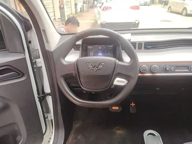 Wuling Hongguang Mini EV — Фото автомобиля 6