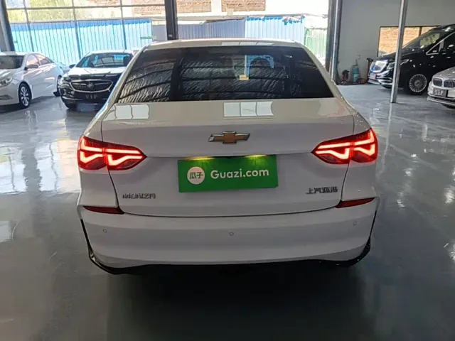 Chevrolet Monza — Фото автомобиля 5