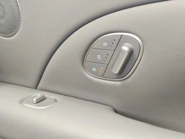 IM Motors LS6 — Фото автомобиля 9