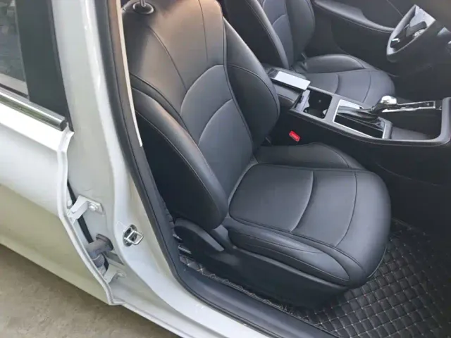 Roewe i5 — Фото автомобиля 24