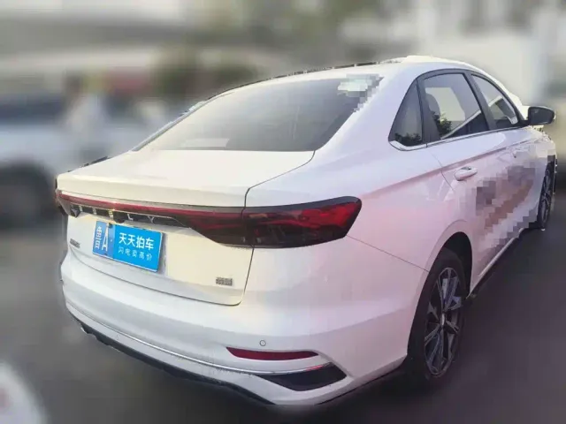 Geely Emgrand — Фото автомобиля 2