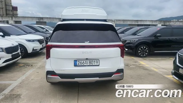 Kia Carnival Generation 4 — Фото автомобиля 3