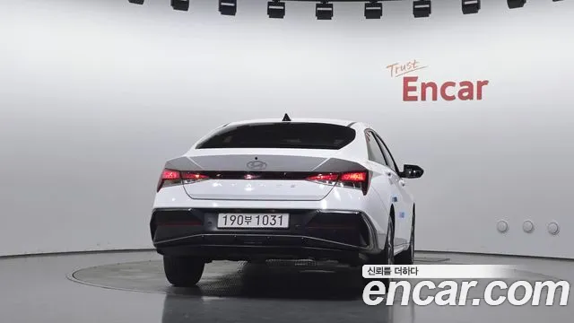 Hyundai Avante — Фото автомобиля 4