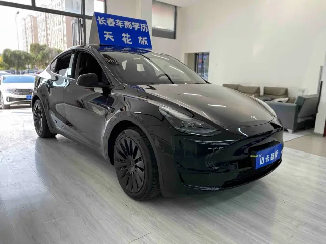 Tesla Model Y — Фото автомобиля 3