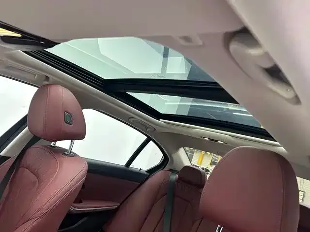 BMW i3 — Фото автомобиля 12