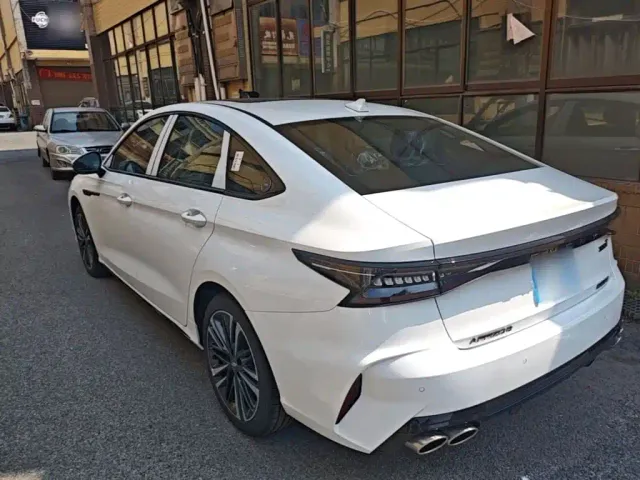 Chery Arrizo 8 — Фото автомобиля 4