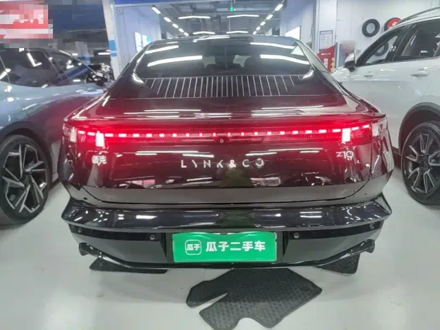 Lynk & Co Z10 — Фото автомобиля 5