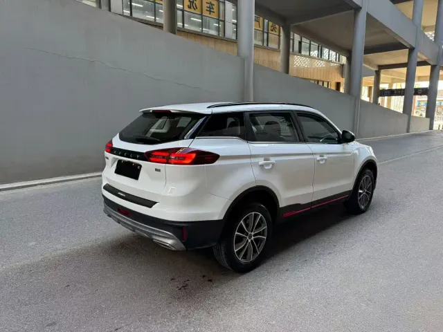 Geely Boyue — Фото автомобиля 6