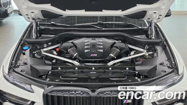 BMW X7 M60i xDrive M Sport 6 мест — Фото автомобиля 6
