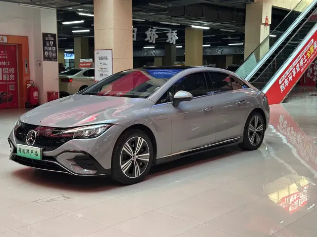 Фотография автомобиля — Mercedes-Benz EQE