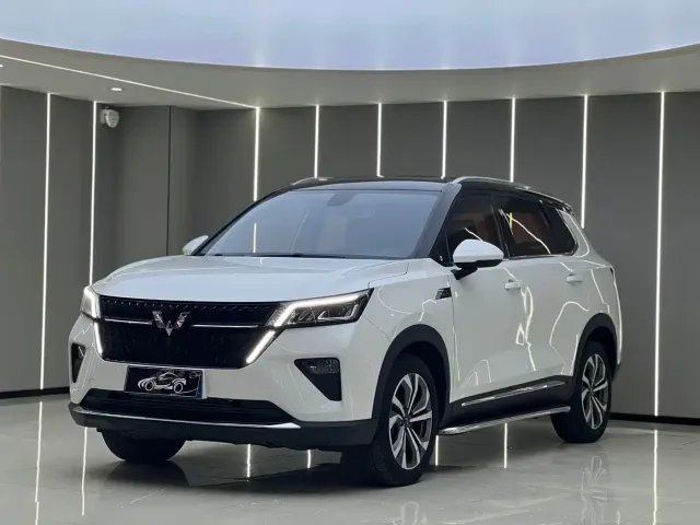 Фотография автомобиля — Wuling Asta