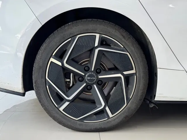 BYD Seal — Фото автомобиля 10