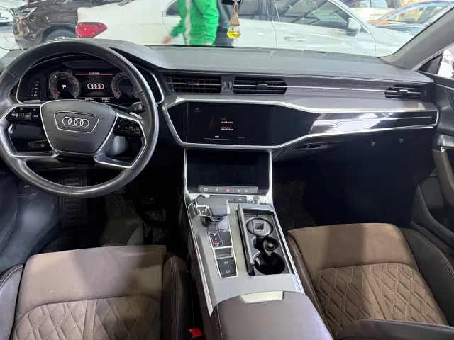 Audi A7L — Фото автомобиля 4