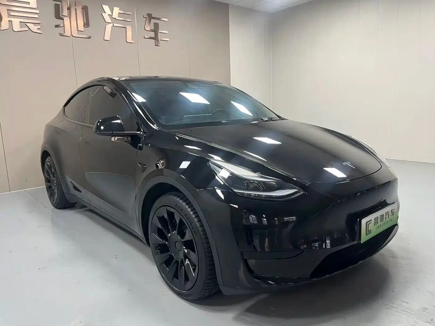 Tesla Model Y 2022 Facelift Rear-Wheel Drive Version — Фото автомобиля 3