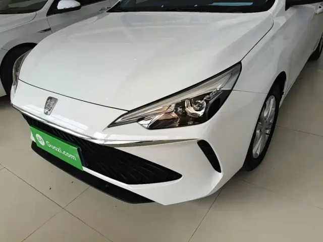 Roewe i5 — Фото автомобиля 23
