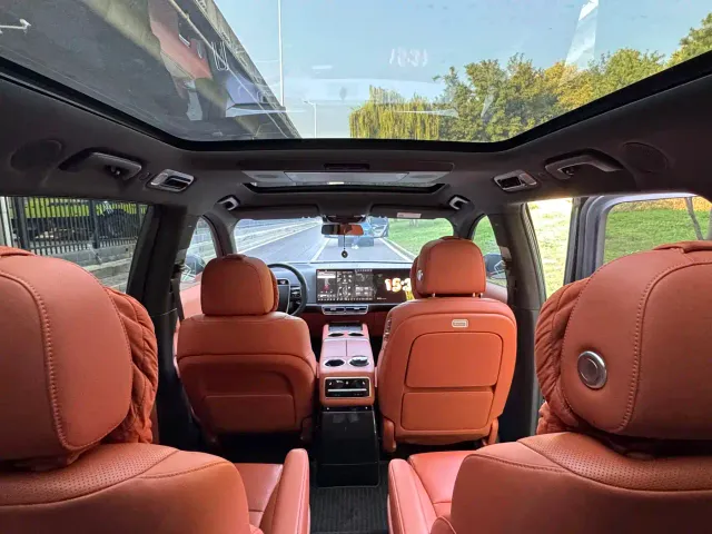 Li Auto L9 — Фото автомобиля 12