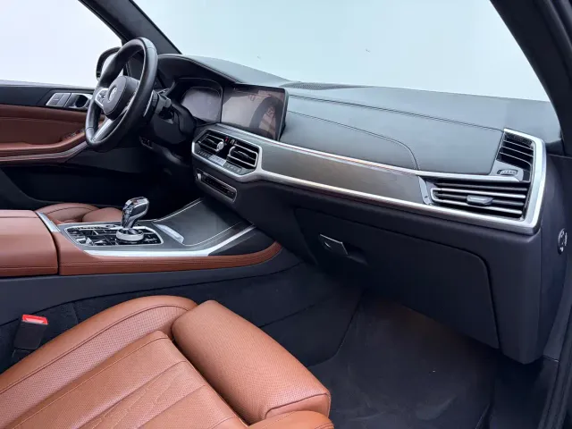 BMW X7 — Фото автомобиля 15