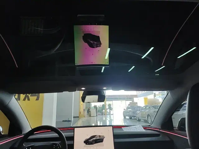 Tesla Model 3 — Фото автомобиля 17