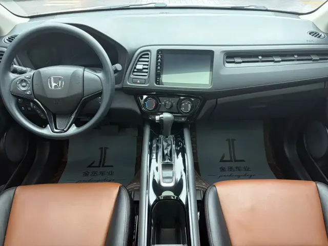Honda Vezel — Фото автомобиля 9