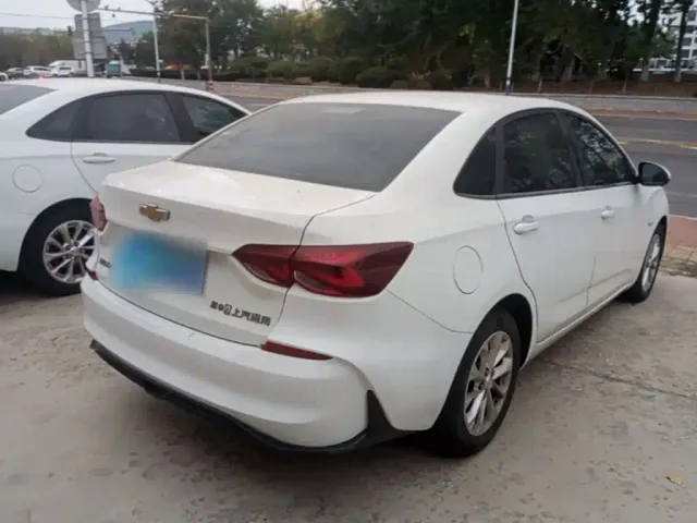 Chevrolet Monza — Фото автомобиля 6