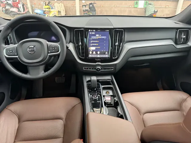 Volvo XC60 — Фото автомобиля 10