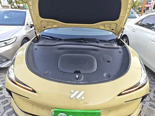 IM Motors L6 — Фото автомобиля 19