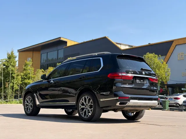 BMW X7 — Фото автомобиля 19