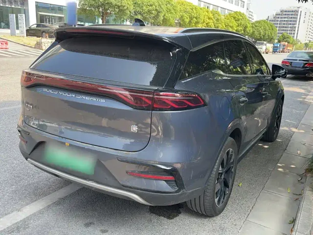 BYD Tang — Фото автомобиля 10