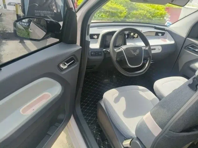 Wuling Hongguang Mini EV — Фото автомобиля 12