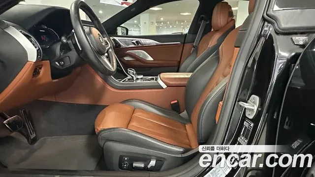 BMW 8 Series G15 — Фото автомобиля 10