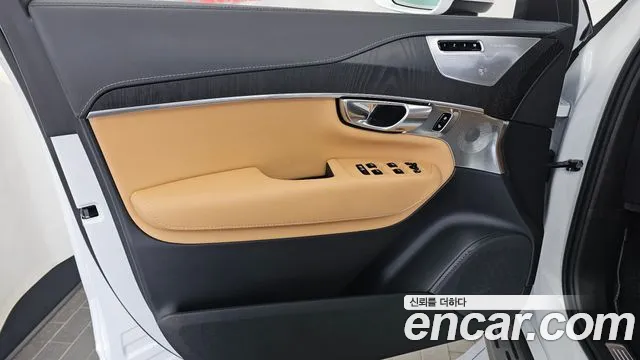 Volvo XC90 Generation 2 — Фото автомобиля 24