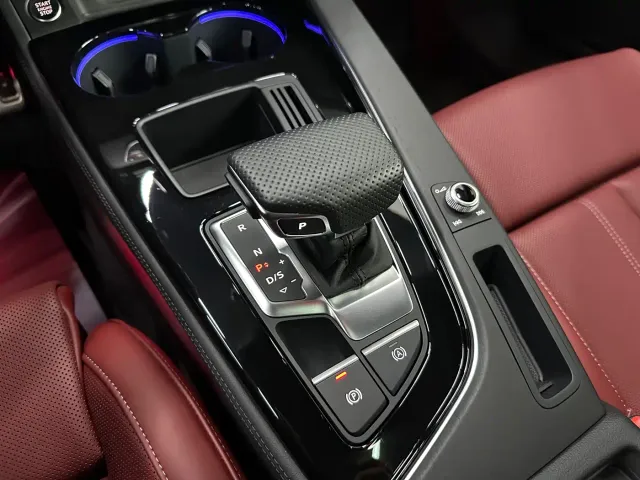 Audi A4L — Фото автомобиля 12