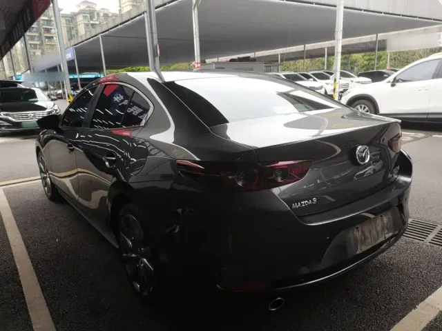 Mazda Axela — Фото автомобиля 22