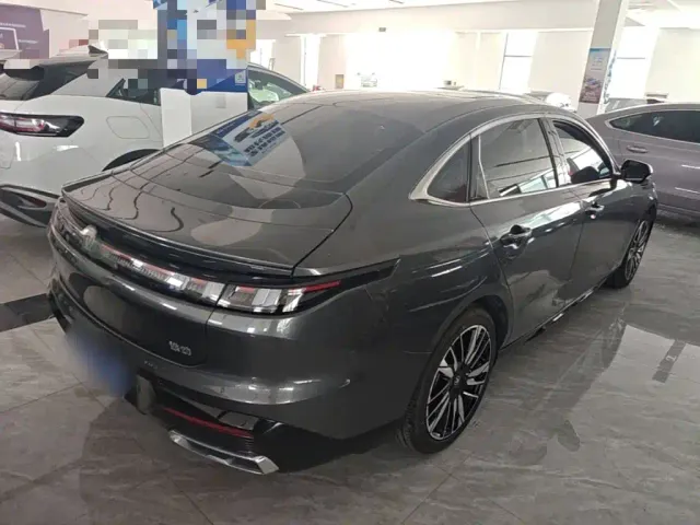 Changan Eado — Фото автомобиля 6
