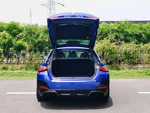 BMW i4 M50 — Фото автомобиля 7
