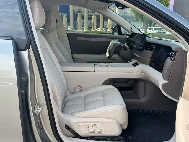 IM Motors LS6 — Фото автомобиля 9