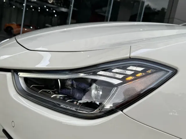Maserati Ghibli — Фото автомобиля 11