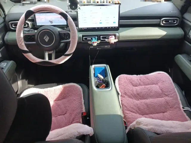 Baojun Yep Plus — Фото автомобиля 5