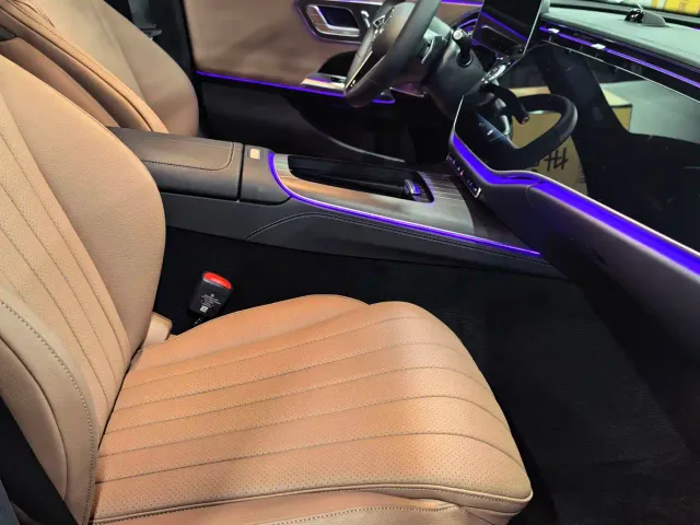 Mercedes-Benz E-Class — Фото автомобиля 6