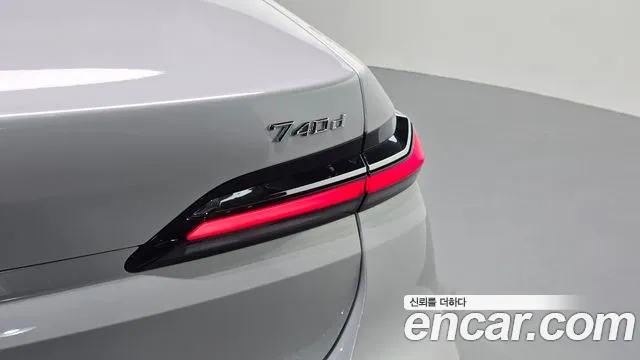 BMW 7 Series G70 — Фото автомобиля 8