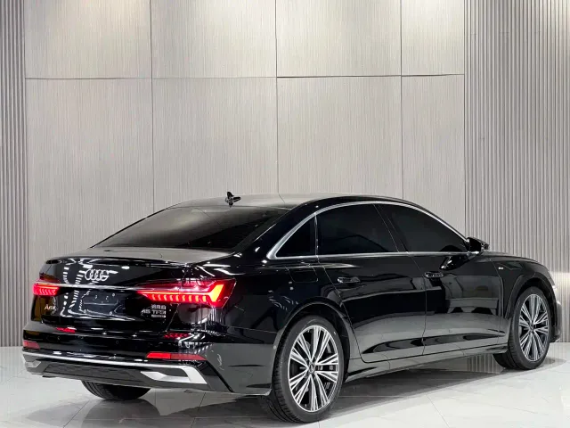 Audi A6L — Фото автомобиля 10