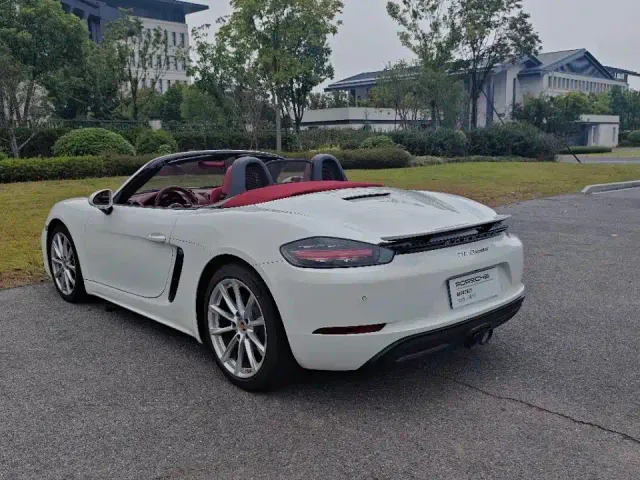 Porsche 718 — Фото автомобиля 3