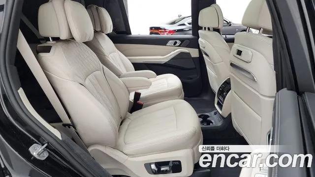 BMW X7 — Фото автомобиля 10