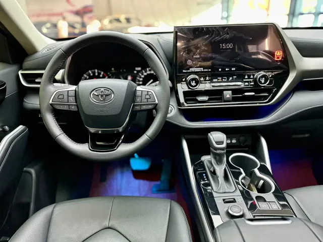 Toyota Highlander — Фото автомобиля 5